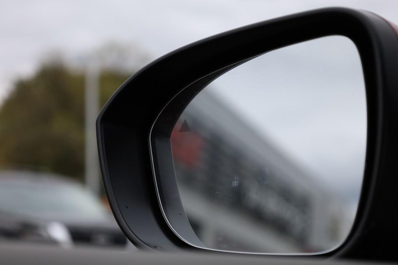 Nissan Rogue Vehicle Full-screen Gallery Image 21