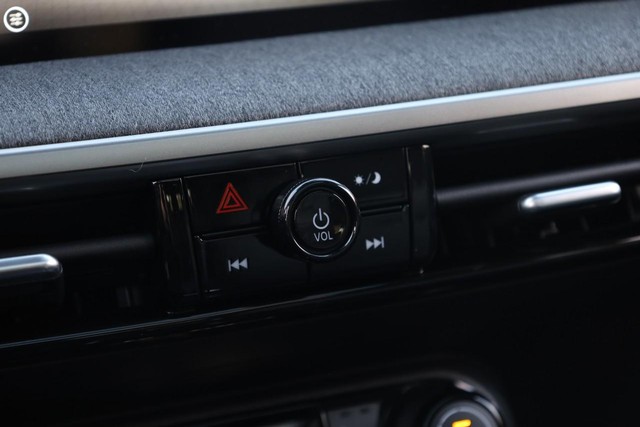 Nissan Kicks Vehicle Image 15