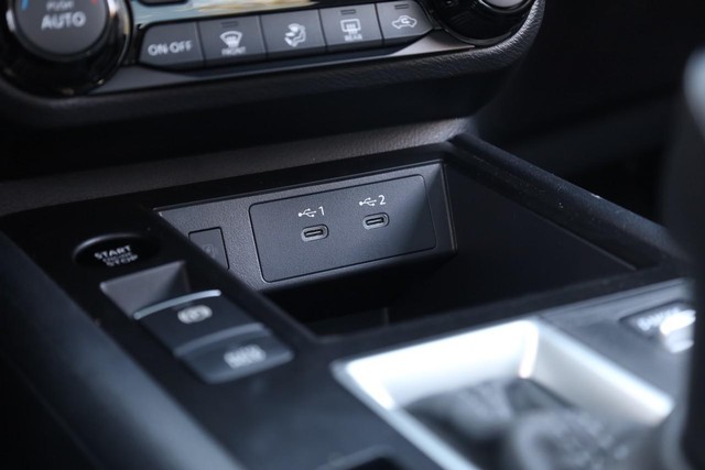 Nissan Kicks Vehicle Image 17