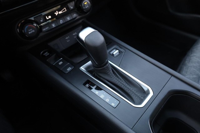 Nissan Kicks Vehicle Image 18