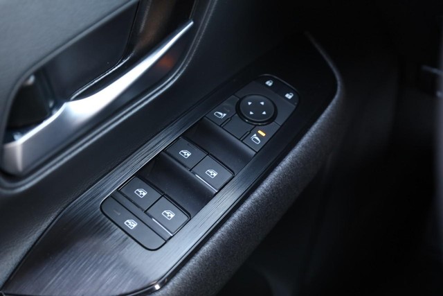 Nissan Kicks Vehicle Image 20