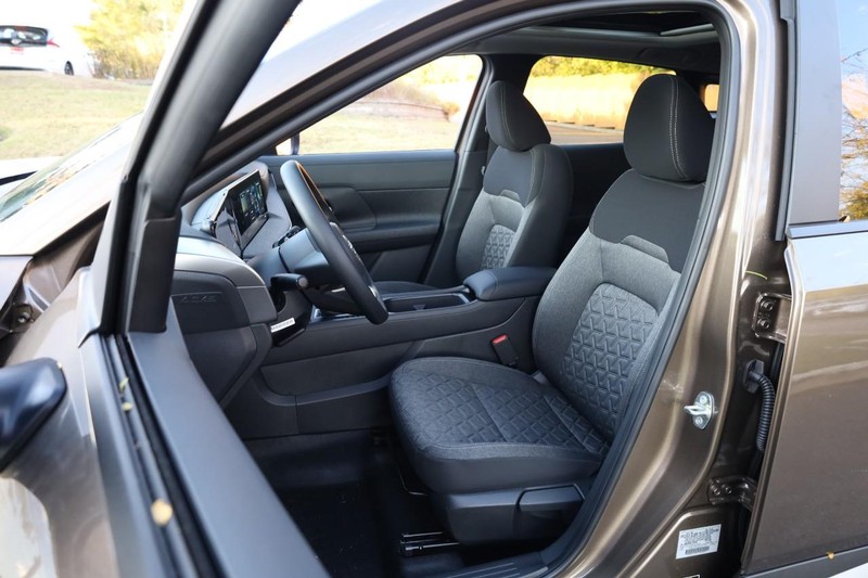 Nissan Kicks Vehicle Full-screen Gallery Image 8