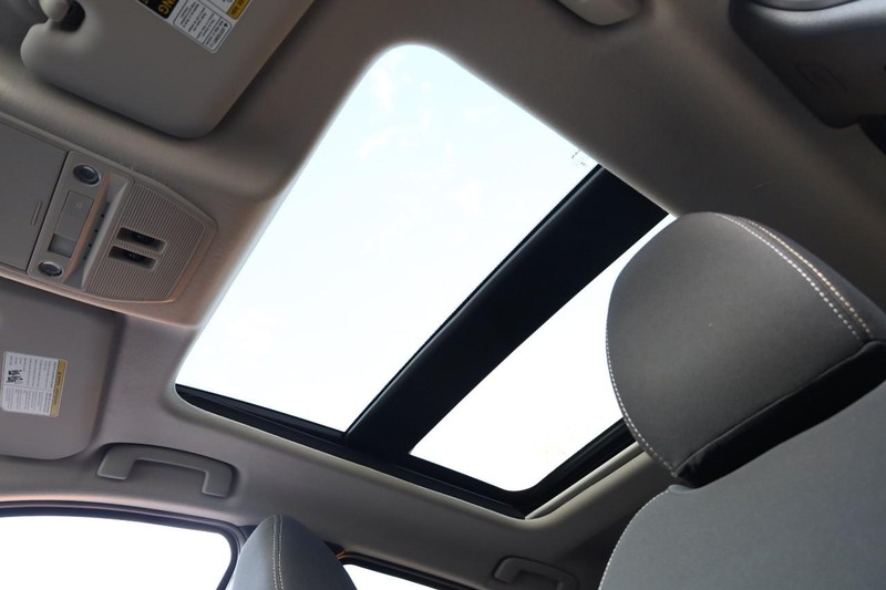 Nissan Kicks Vehicle Full-screen Gallery Image 9