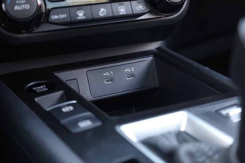 Nissan Kicks Vehicle Full-screen Gallery Image 17