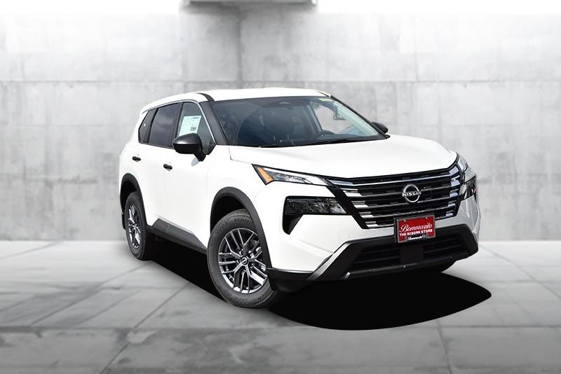 Nissan Rogue Vehicle Full-screen Gallery Image 2