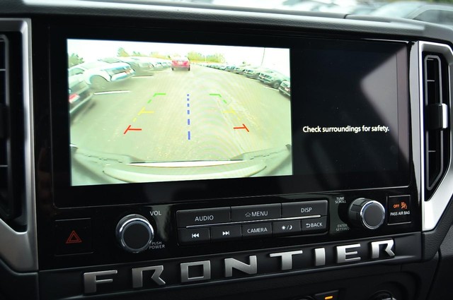 Nissan Frontier Vehicle Image 16