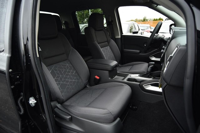 Nissan Frontier Vehicle Image 23