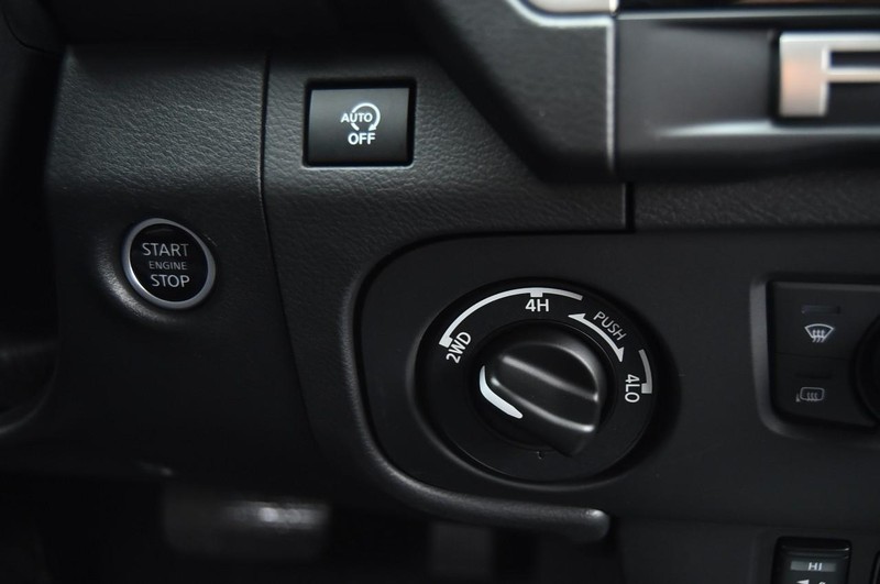 Nissan Frontier Vehicle Full-screen Gallery Image 20