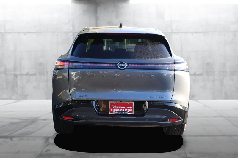 Nissan Murano Vehicle Full-screen Gallery Image 6