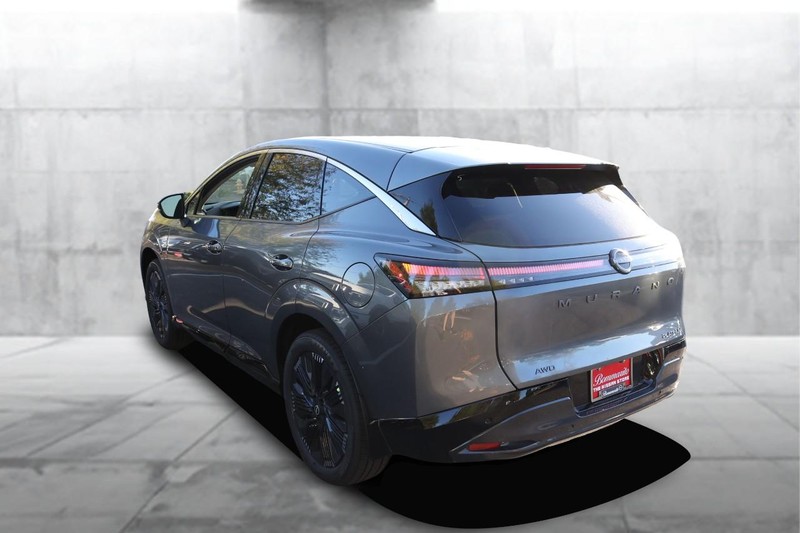 Nissan Murano Vehicle Full-screen Gallery Image 7