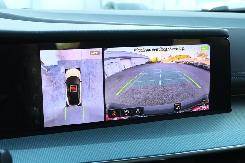 Nissan Murano Vehicle Full-screen Gallery Image 11