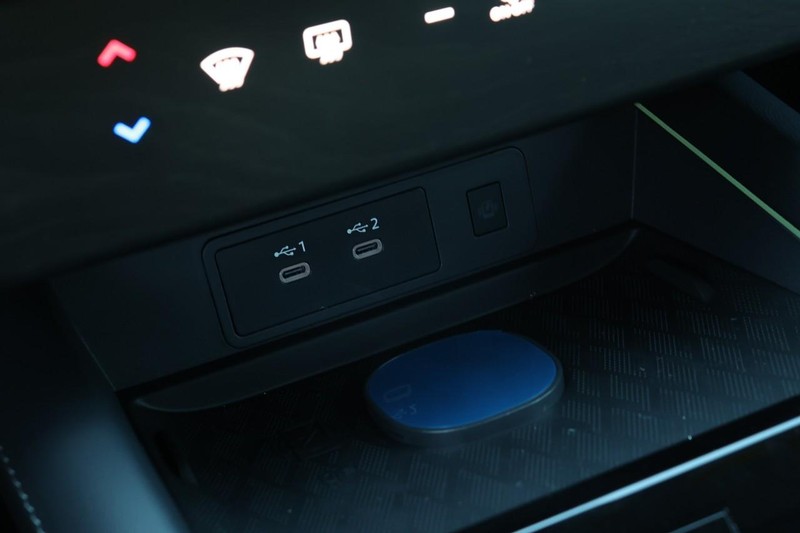 Nissan Murano Vehicle Full-screen Gallery Image 13