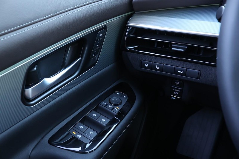 Nissan Murano Vehicle Full-screen Gallery Image 15