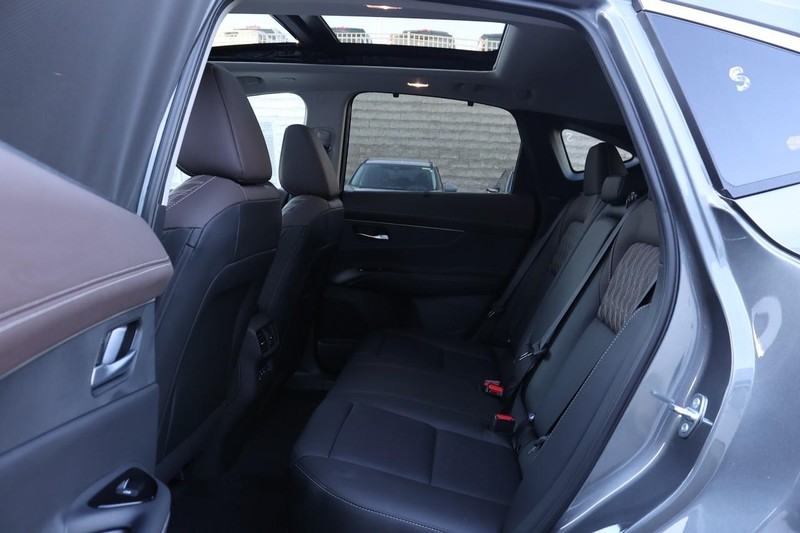 Nissan Murano Vehicle Full-screen Gallery Image 19