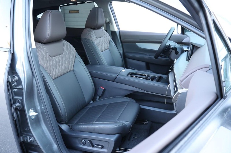 Nissan Murano Vehicle Full-screen Gallery Image 22