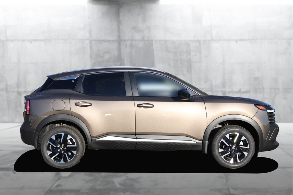 Nissan Kicks Vehicle Image 05