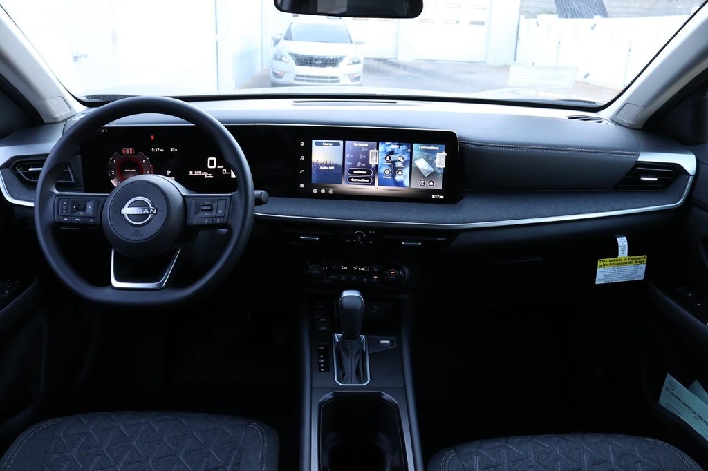 Nissan Kicks Vehicle Image 17