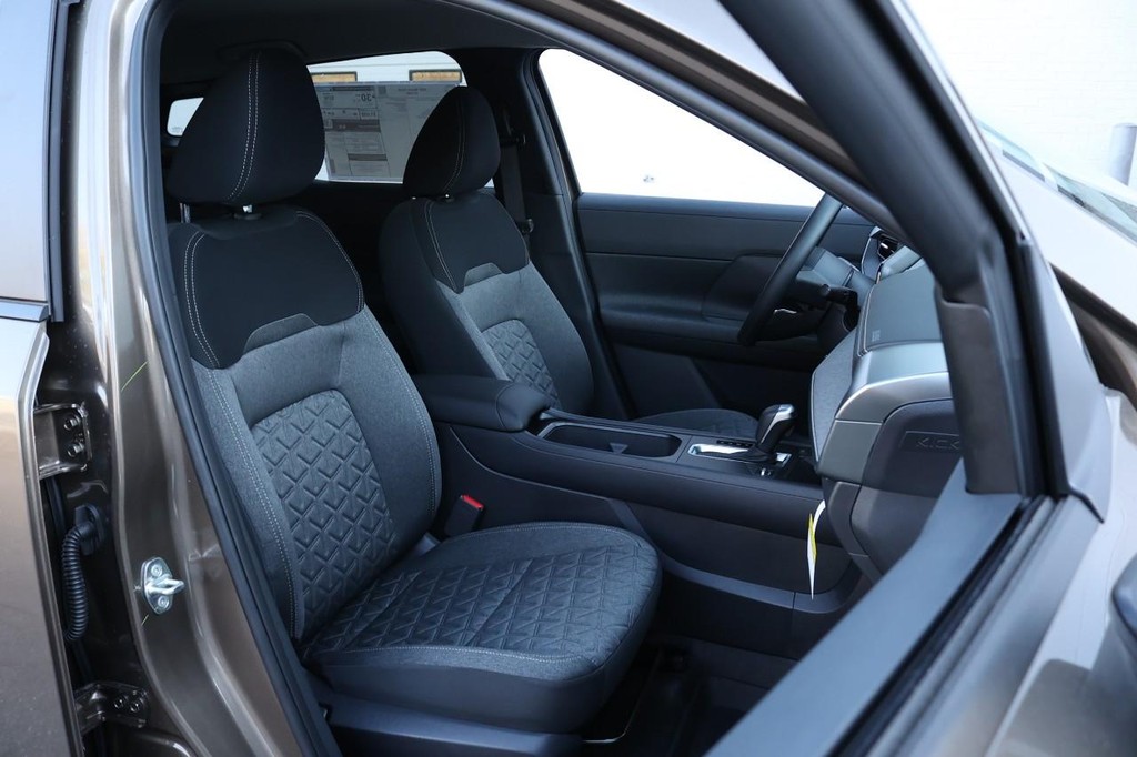 Nissan Kicks Vehicle Image 18