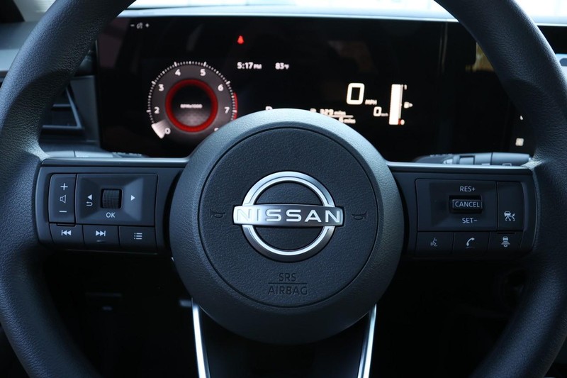 Nissan Kicks Vehicle Full-screen Gallery Image 8