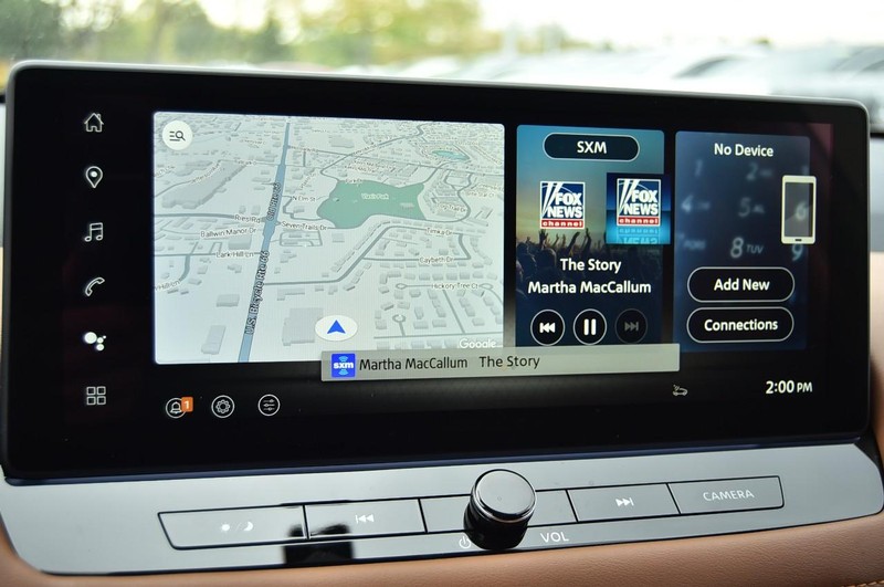 Nissan Rogue Vehicle Full-screen Gallery Image 17