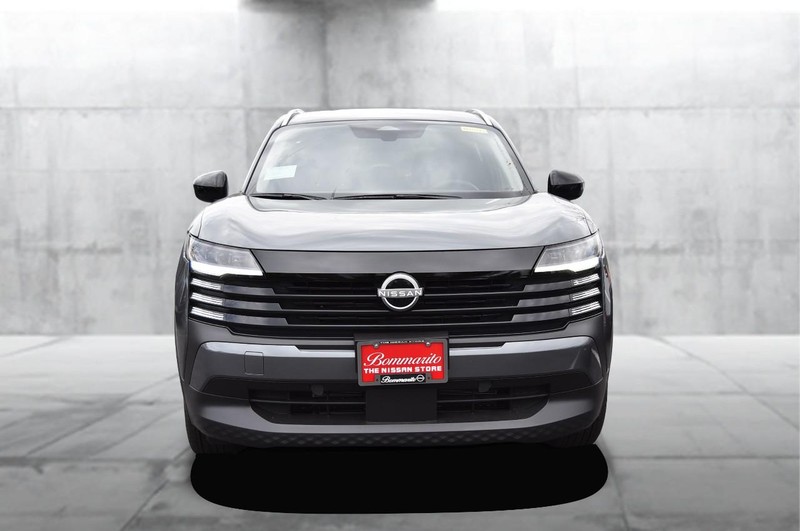 Nissan Kicks Vehicle Full-screen Gallery Image 4