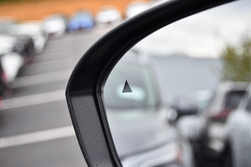 Nissan Kicks Vehicle Full-screen Gallery Image 10