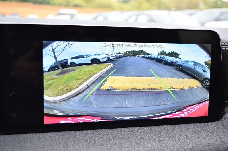 Nissan Kicks Vehicle Full-screen Gallery Image 12