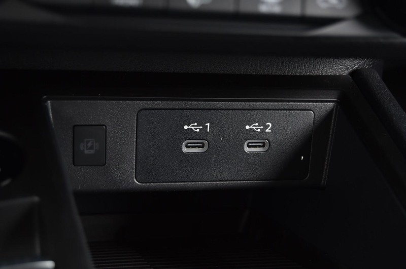 Nissan Kicks Vehicle Full-screen Gallery Image 16