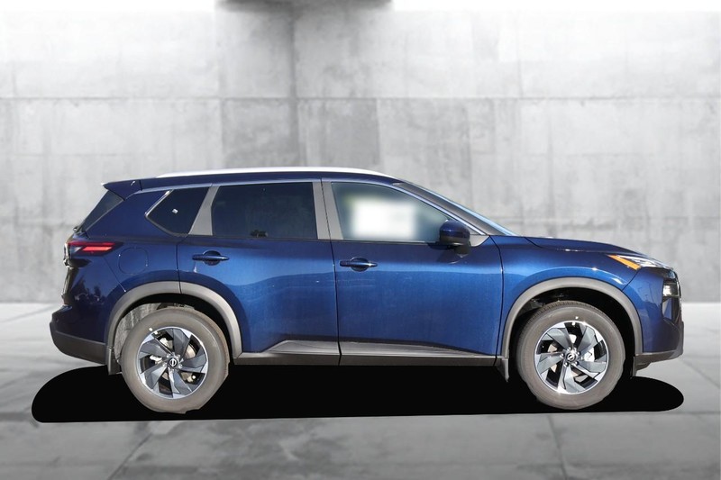 Nissan Rogue Vehicle Full-screen Gallery Image 5