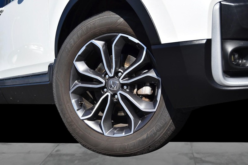 Honda CR-V Vehicle Full-screen Gallery Image 03