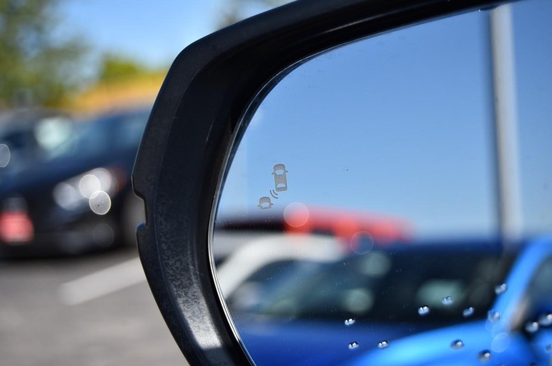 Honda CR-V Vehicle Full-screen Gallery Image 11