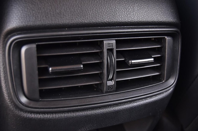 Honda CR-V Vehicle Full-screen Gallery Image 27