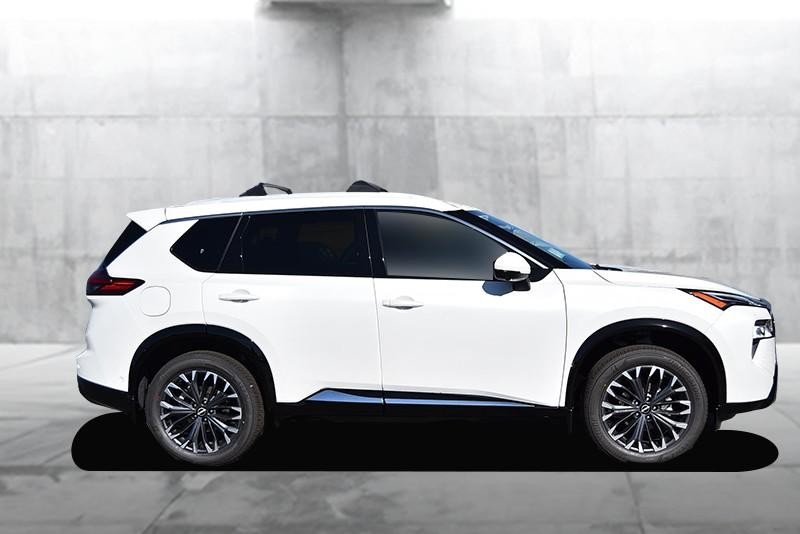 Nissan Rogue Vehicle Full-screen Gallery Image 5