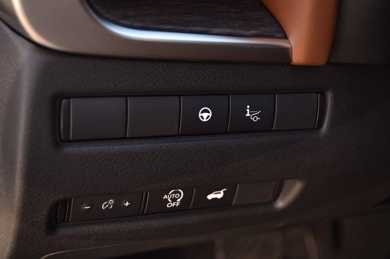 Nissan Rogue Vehicle Full-screen Gallery Image 12