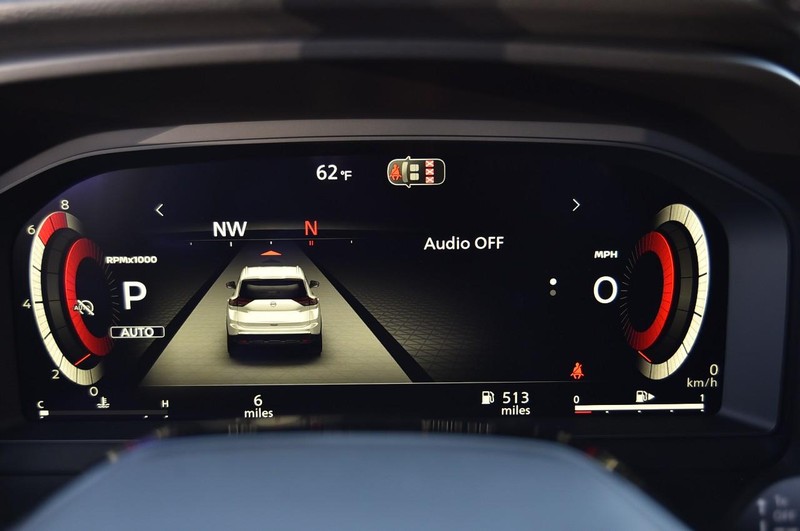 Nissan Rogue Vehicle Full-screen Gallery Image 13