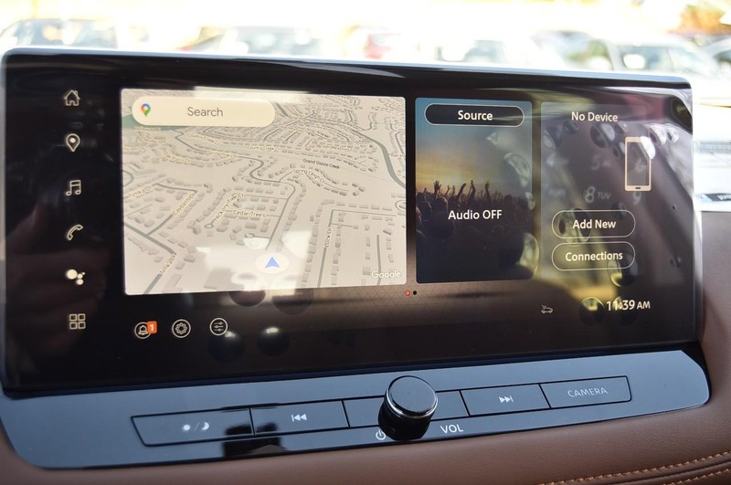 Nissan Rogue Vehicle Full-screen Gallery Image 17