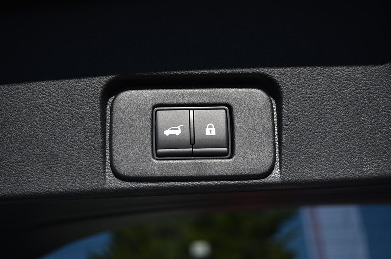 Nissan Rogue Vehicle Full-screen Gallery Image 29