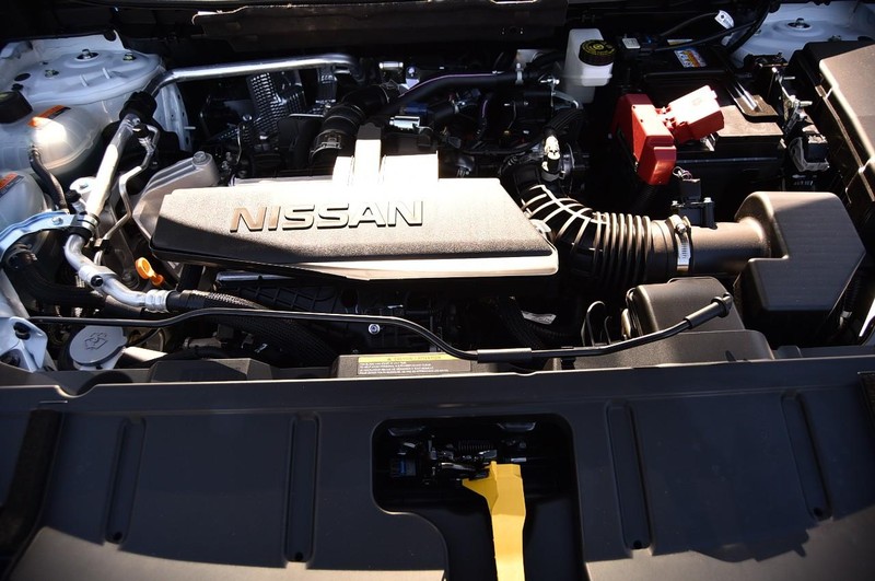 Nissan Rogue Vehicle Full-screen Gallery Image 30