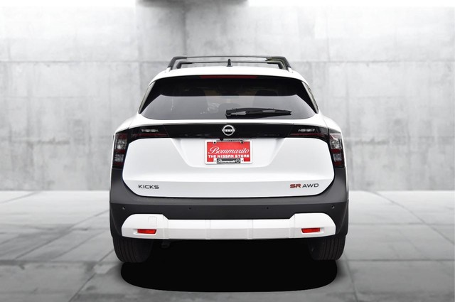Nissan Kicks Vehicle Image 06