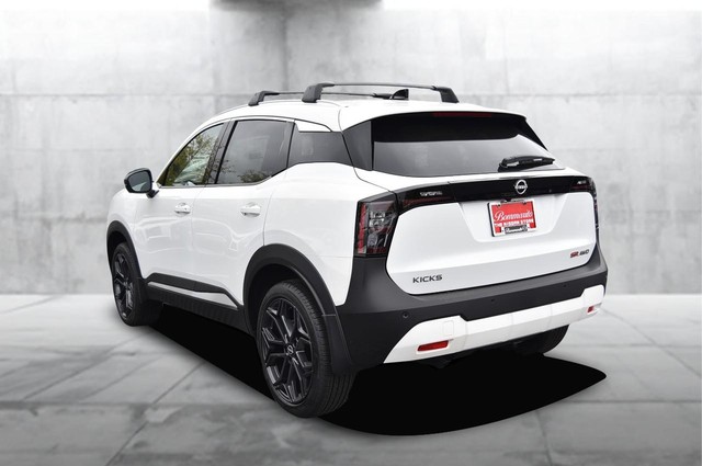 Nissan Kicks Vehicle Image 07