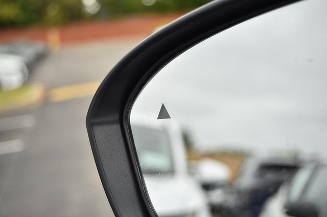 Nissan Kicks Vehicle Image 10