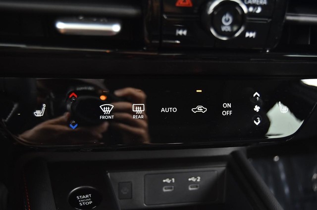 Nissan Kicks Vehicle Image 18