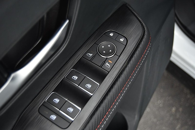 Nissan Kicks Vehicle Full-screen Gallery Image 9