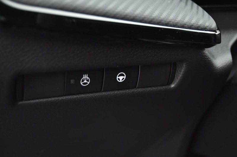 Nissan Kicks Vehicle Full-screen Gallery Image 11