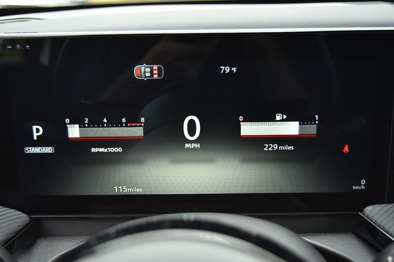 Nissan Kicks Vehicle Full-screen Gallery Image 12