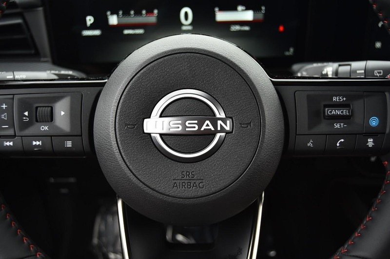 Nissan Kicks Vehicle Full-screen Gallery Image 22