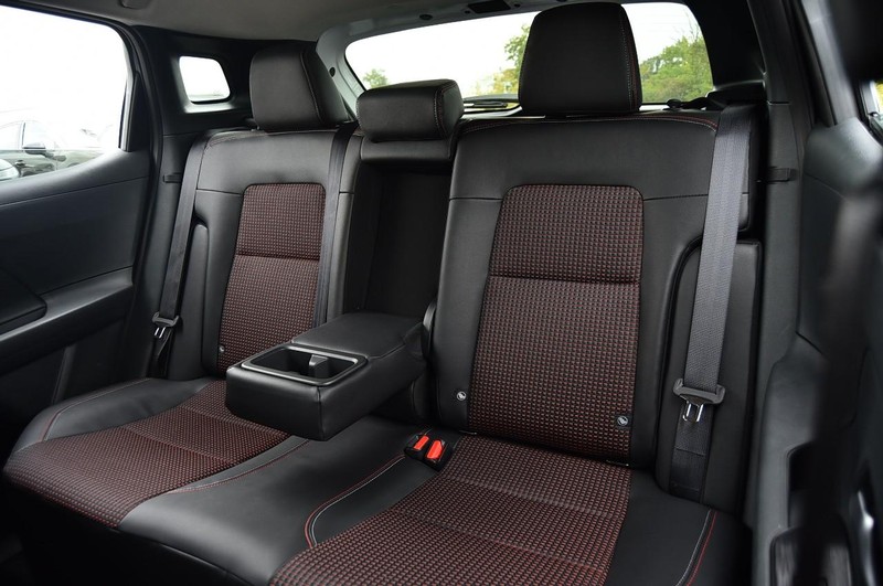 Nissan Kicks Vehicle Full-screen Gallery Image 27