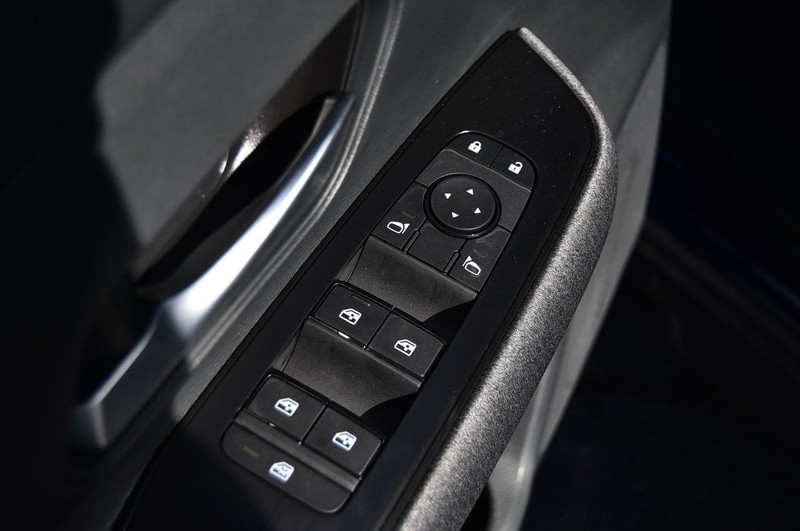 Nissan Kicks Vehicle Image 09