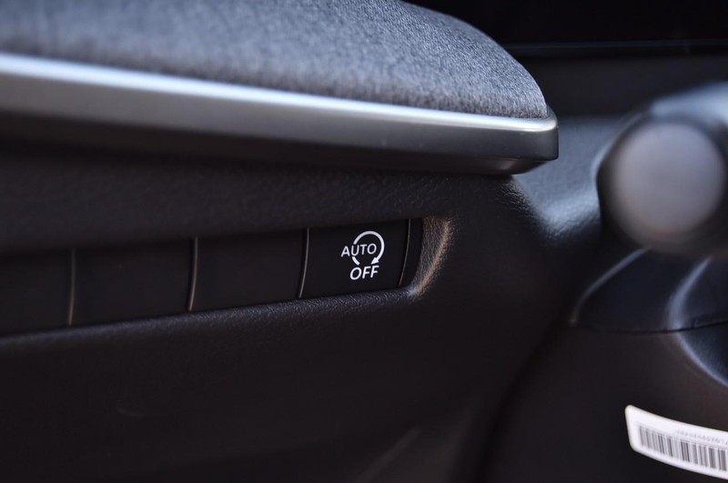 Nissan Kicks Vehicle Image 11