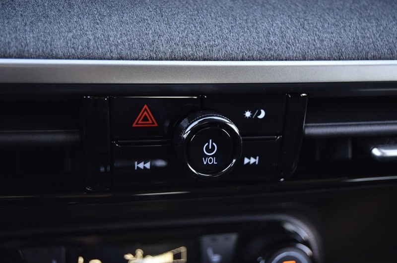 Nissan Kicks Vehicle Image 15